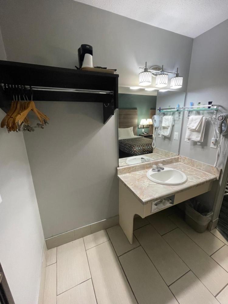 Double Room with Two Double Beds - Non-Smoking interior